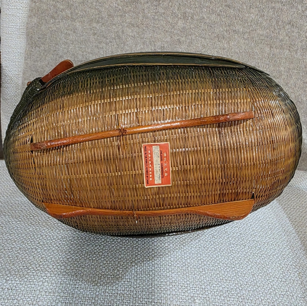 Vintage Zheijiang Wicker Green Duck Basket - Picture 7 of 9